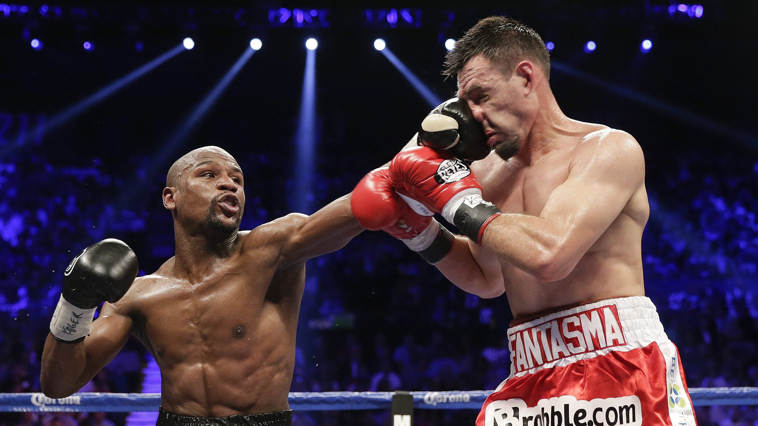 电竞赛场焦点！意大利队对阵美国队，年轻新星表现惊艳，未来可期